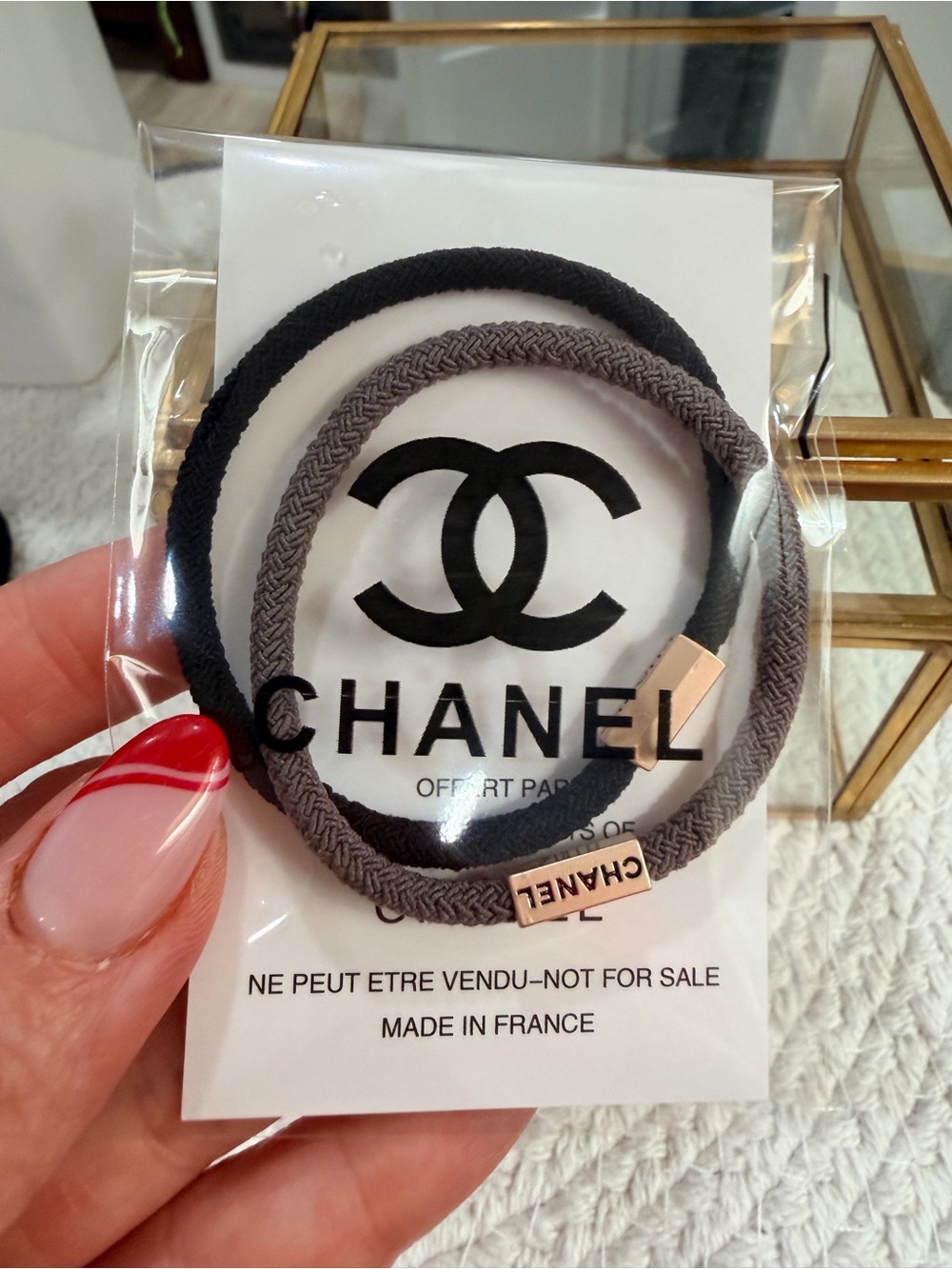 CHANEL Beaute Black and grey Hair Tie Duo with matte gold - Picture 3 of 4